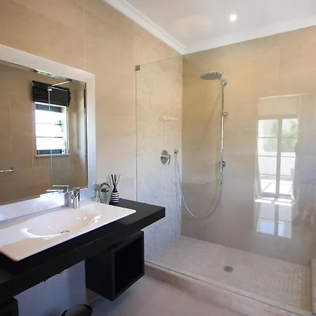 Ferrarias Sleeps 10 With Pool Air Con And Wifi Ferrarias (Loule)