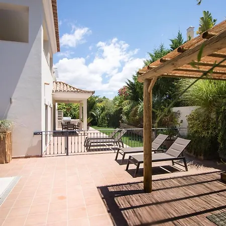 Ferrarias Sleeps 10 With Pool Air Con And Wifi * Ferrarias (Loule)