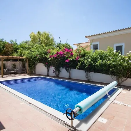 Ferrarias Sleeps 10 With Pool Air Con And Wifi *